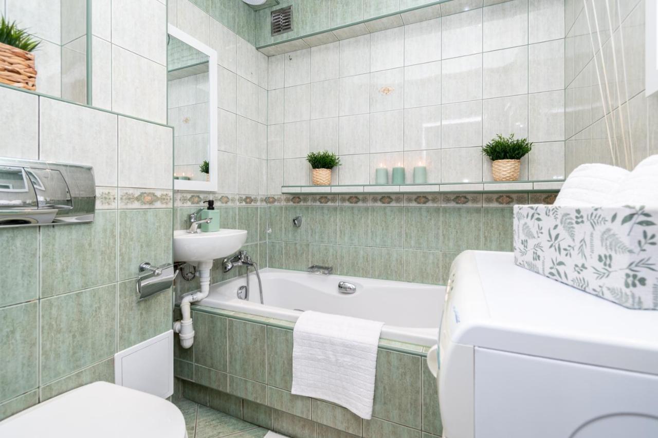 Apartament Nowy Swiat 15-17 Kalisz  Luaran gambar